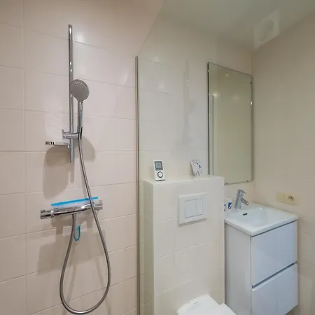 Appartement On The 4th Floor With Sea View *