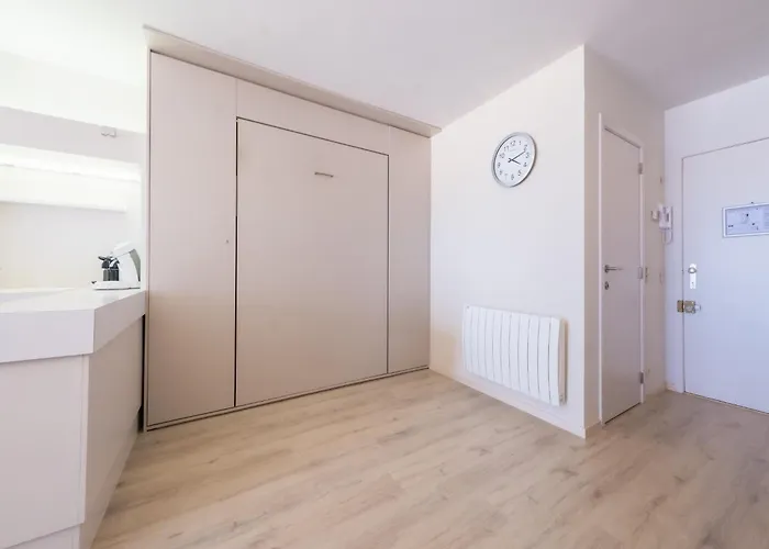 On The 4th Floor With Sea View Appartement *